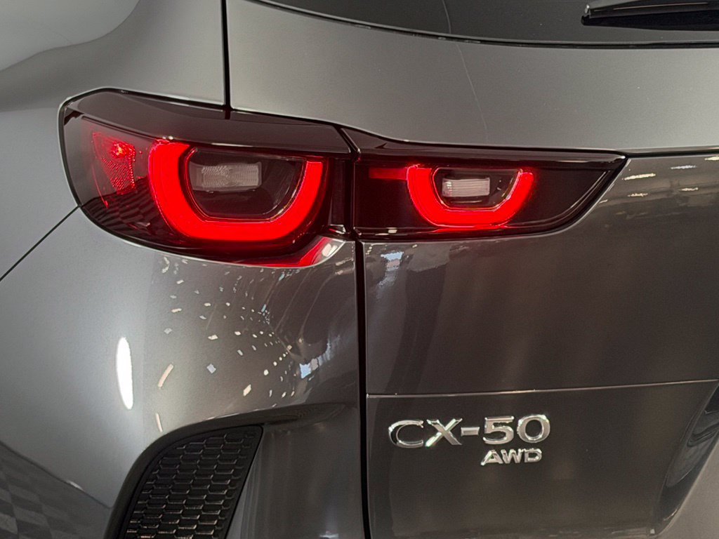 Used 2025 MAZDA CX-50 AWD 2.5 Turbo w/ Premium Pkg image 11