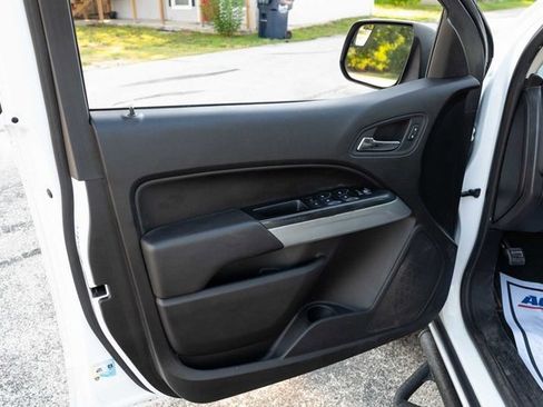 Used 2017 Chevrolet Colorado LT w/ LT Convenience Package image 10