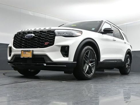 Certified 2025 Ford Explorer ST AWD/4WD image 41