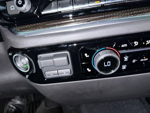 New 2025 Chevrolet Silverado 1500 LT image 21