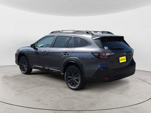 Used 2025 Subaru Outback Onyx Edition AWD/4WD image 3