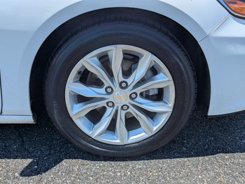 Used 2024 Chevrolet Malibu LT FWD image 11