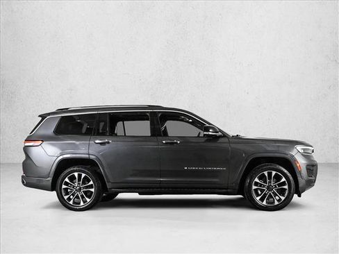 Used 2021 Jeep Grand Cherokee L Overland w/ Luxury Tech Group IV AWD/4WD image 4