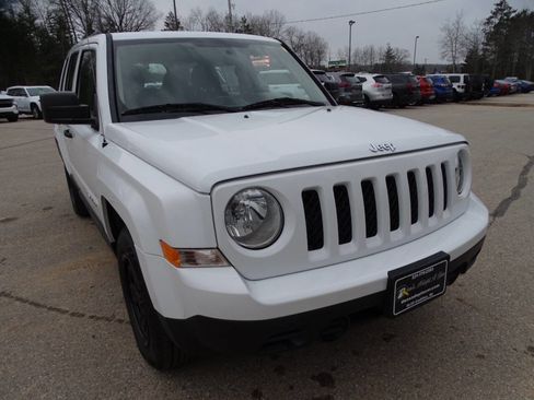 Used 2015 Jeep Patriot Sport image 2