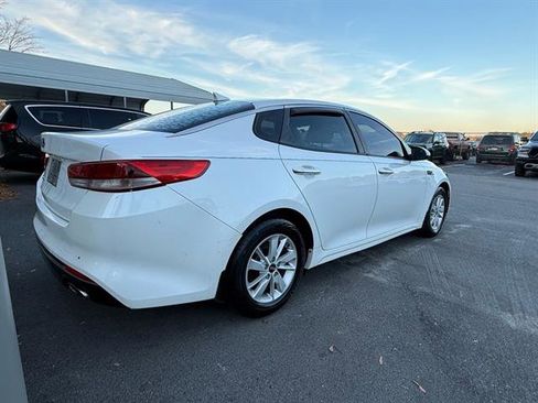Used 2016 Kia Optima LX image 3