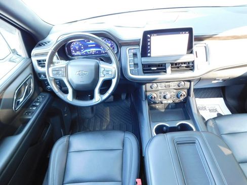 Used 2022 Chevrolet Suburban Z71 AWD/4WD image 7