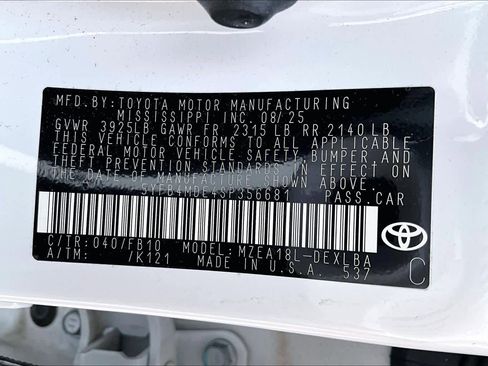 Used 2025 Toyota Corolla LE image 33
