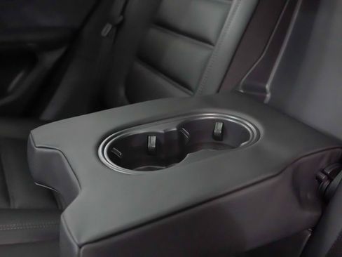 Certified 2025 Porsche Macan S AWD/4WD image 33