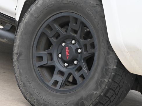 Used 2021 Toyota 4Runner SR5 Premium w/ Moonroof Package image 11