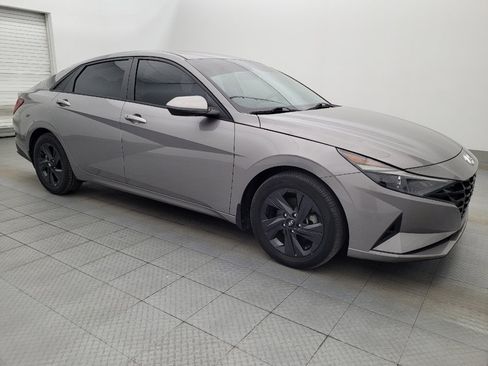 Used 2022 Hyundai Elantra SEL FWD image 11