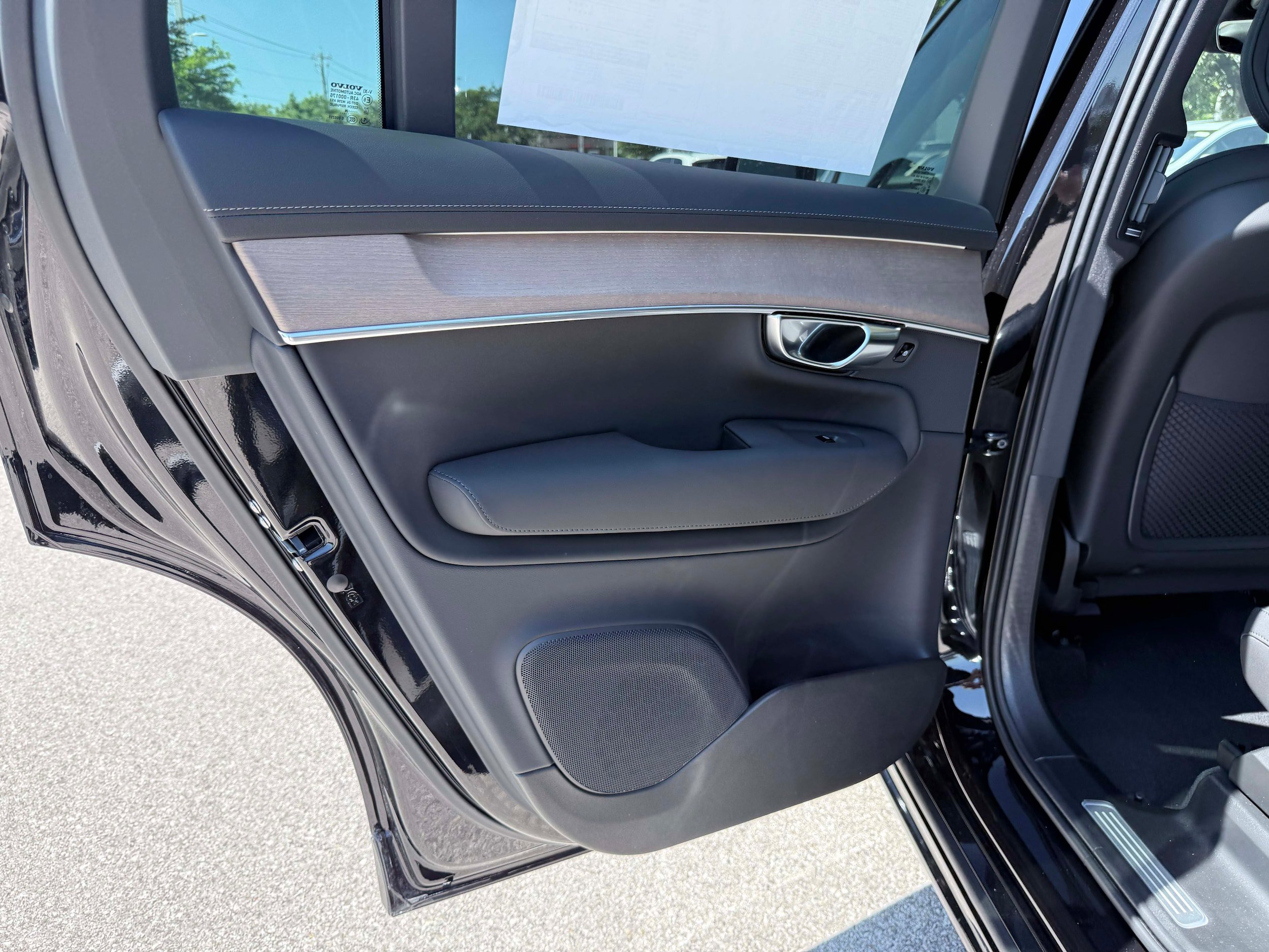 New 2026 Volvo XC90 T8 Plus AWD/4WD image 15