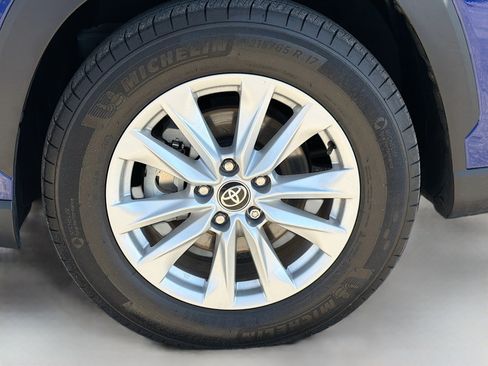 Used 2023 Toyota Corolla Cross LE image 34