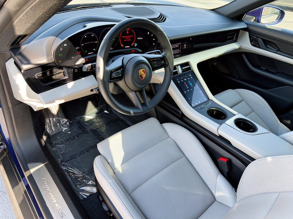 Used 2020 Porsche Taycan 4S AWD/4WD image 4
