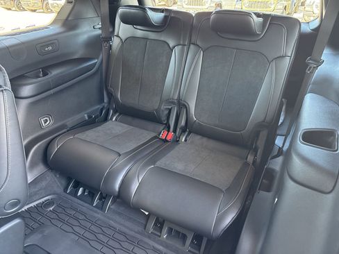 New 2025 Jeep Grand Cherokee L Altitude image 13