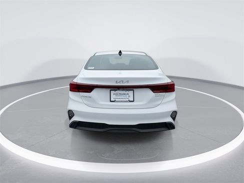 Used 2023 Kia Forte LXS image 7