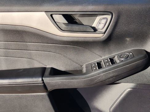 Used 2022 Ford Escape SE image 27