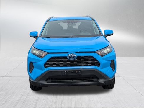 Used 2021 Toyota RAV4 LE AWD/4WD image 2