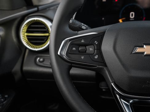 New 2026 Chevrolet Trax LT w/ Driver Confidence Package image 19