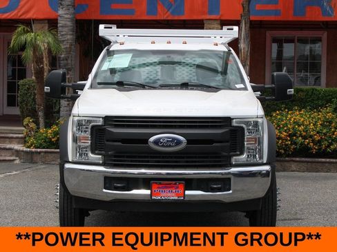 Used 2017 Ford F550 2WD Crew Cab Super Duty image 3