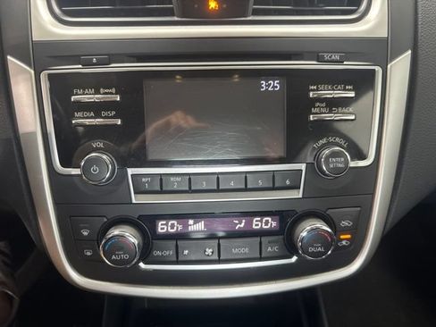 Used 2017 Nissan Altima 2.5 SV FWD image 15