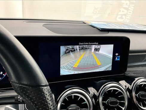 Certified 2023 Mercedes-Benz GLB 250 4MATIC image 29