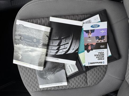 Used 2020 Ford Escape SE image 22