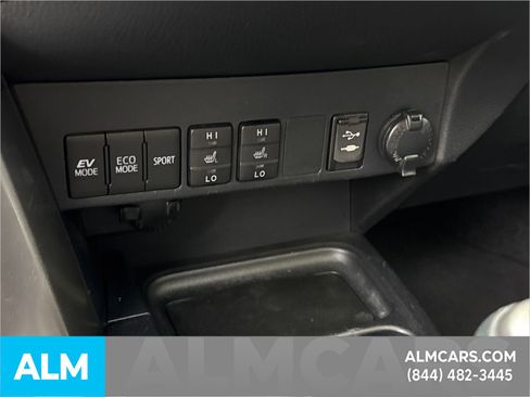 Used 2017 Toyota RAV4 Limited image 36