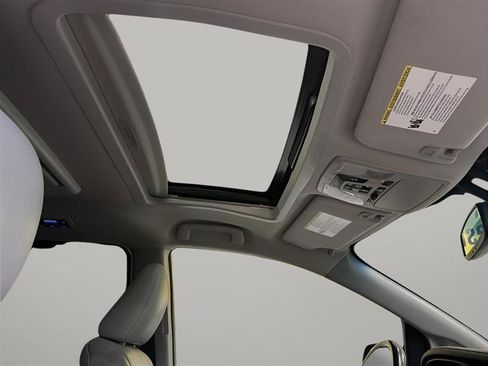 Used 2017 Toyota Sienna Limited Premium AWD/4WD image 18