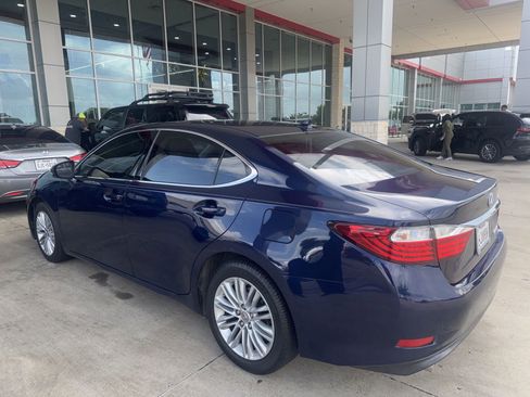 Used 2014 Lexus ES 350 w/ Luxury Package FWD image 11