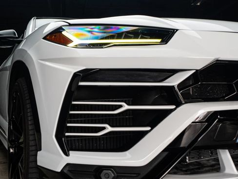 Used 2022 Lamborghini Urus AWD/4WD image 7