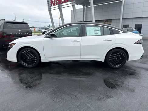 New 2026 Nissan Sentra SR FWD image 2