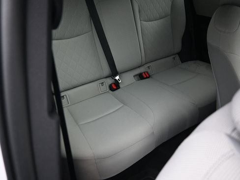 Used 2022 Toyota Corolla Cross LE image 27