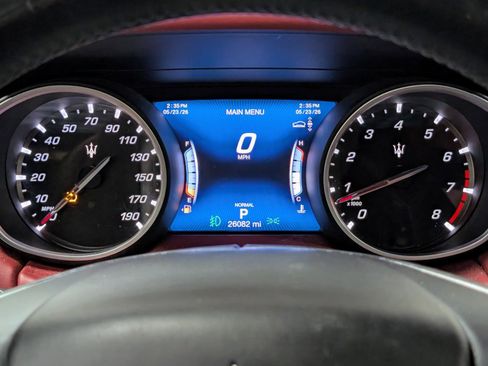Used 2020 Maserati Levante GranLusso AWD/4WD image 33