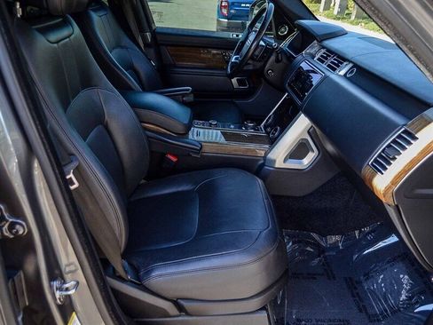 Used 2019 Land Rover Range Rover HSE image 21