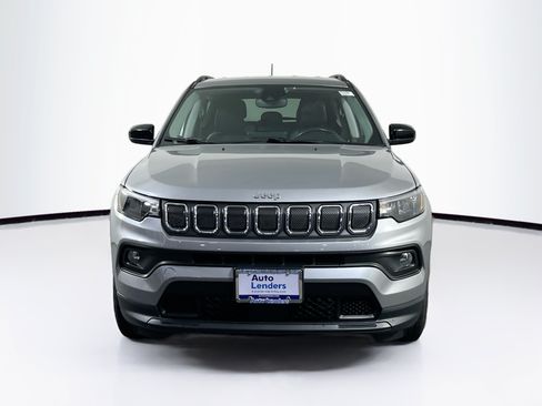 Used 2022 Jeep Compass Latitude w/ Convenience Group AWD/4WD image 2