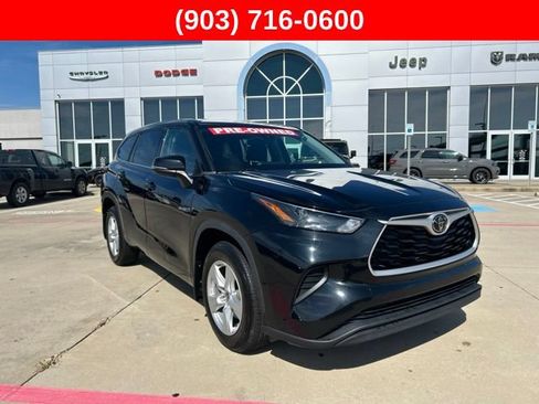 Used 2022 Toyota Highlander L FWD image 1