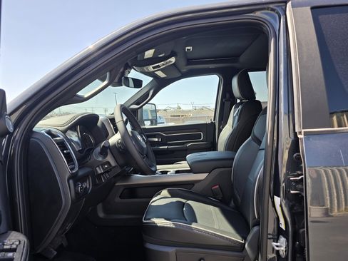 New 2026 RAM 2500 Laramie AWD/4WD image 6