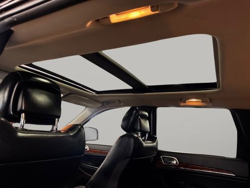 Used 2013 Jeep Grand Cherokee Limited w/ Trailer Tow Group image 27