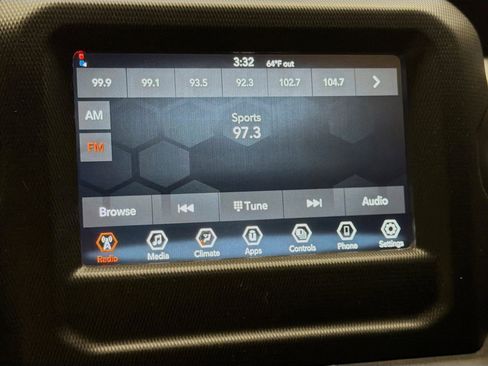 Used 2022 Jeep Gladiator Sport AWD/4WD image 9