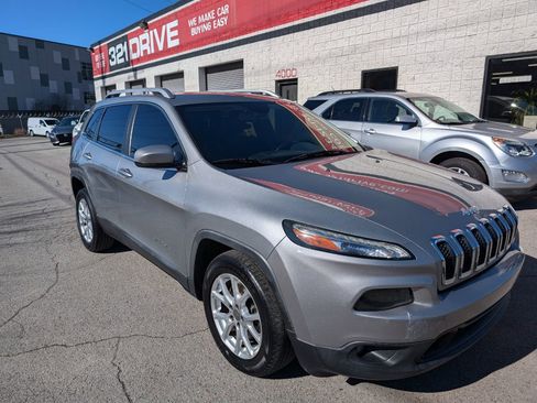 Used 2015 Jeep Cherokee Latitude image 4