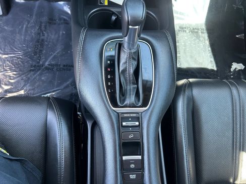Certified 2024 Honda HR-V EX-L image 26