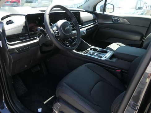 New 2025 Kia Carnival SX Prestige image 11