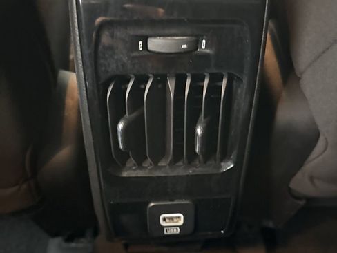 Used 2023 Jeep Compass Sport image 27