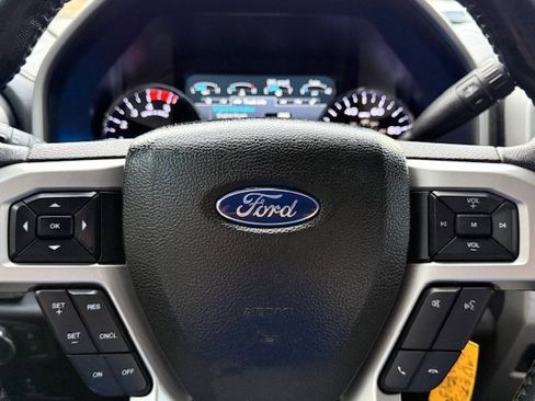 Used 2017 Ford F250 Lariat w/ Chrome Package image 15