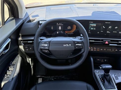 New 2026 Kia Sportage EX w/ EX Panorama Roof Package image 16