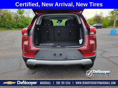 Used 2024 Chevrolet TrailBlazer LT w/ Convenience Package FWD image 24