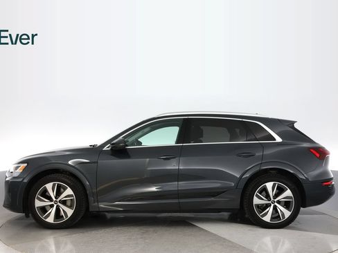 Used 2024 Audi Q8 e-tron Premium Plus AWD/4WD image 15