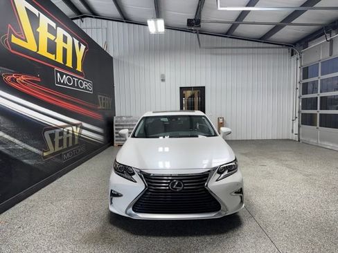 Used 2018 Lexus ES 350 w/ Luxury Package w/Wood Trim FWD image 18