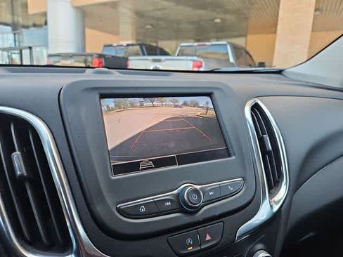 Used 2024 Chevrolet Equinox LT FWD image 23