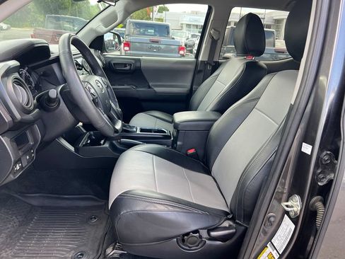 Used 2019 Toyota Tacoma SR w/ SR Convenience Package AWD/4WD image 25